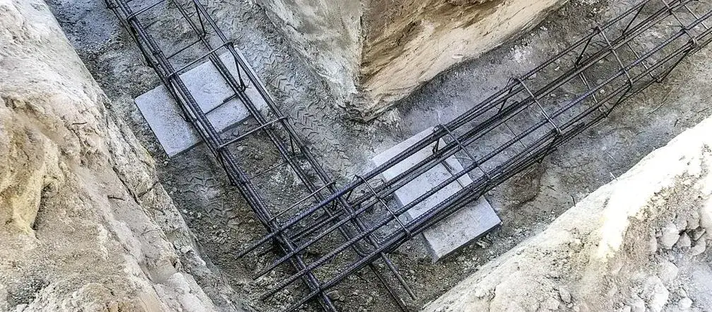 Zdjęcie Ile stali potrzeba na zbrojenie fundament&oacute;w? Obliczenia, normy i optymalna konstrukcja
