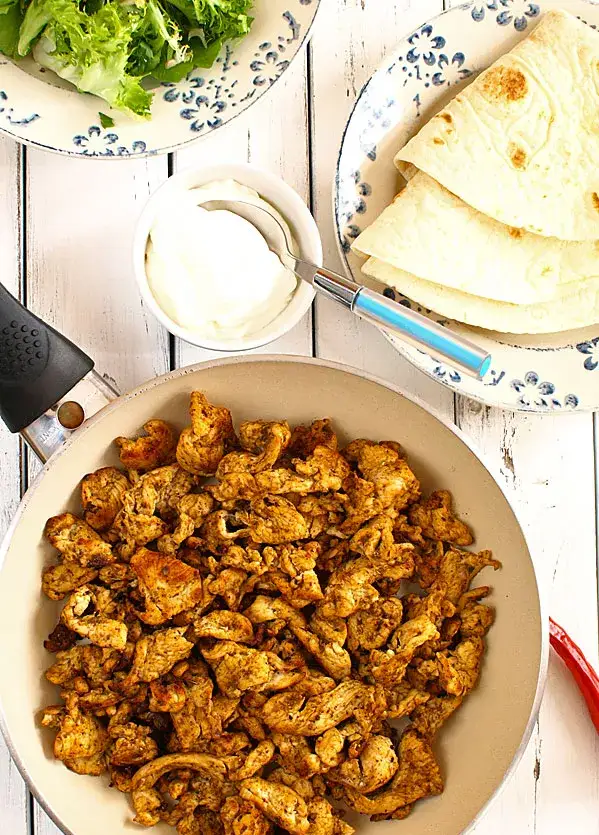 Zdjęcie Jak zrobic gyrosa z kurczakiem - prosty przepis na pyszny obiad