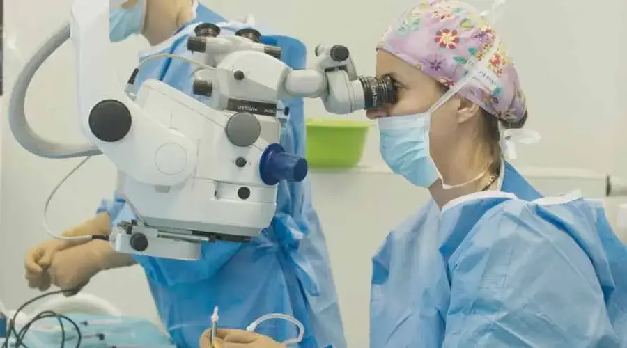 Zdjęcie Refundowane soczewki przy zaćmie na NFZ: co musisz wiedzieć przed operacją