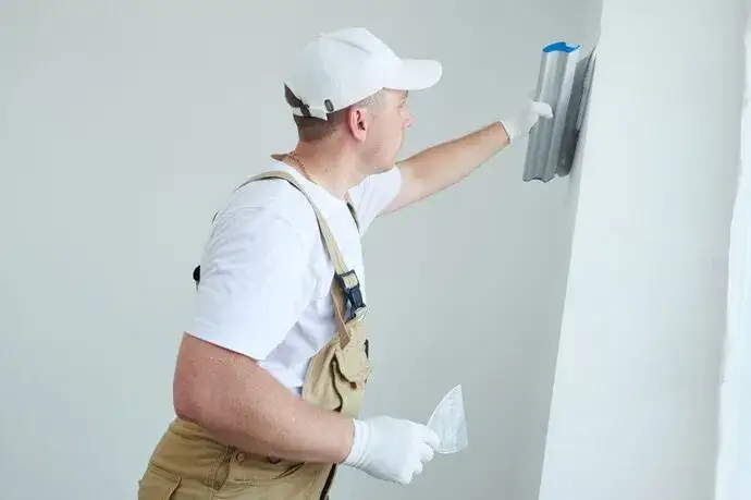 Zdjęcie Czy szpachlować tynki cementowo-wapienne? Sprawdź, co warto wiedzieć