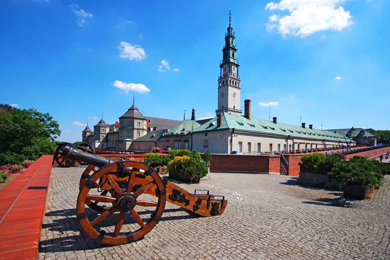 Zdjęcie Sanktuarium Jasna Góra - historia, pielgrzymki i ważne informacje