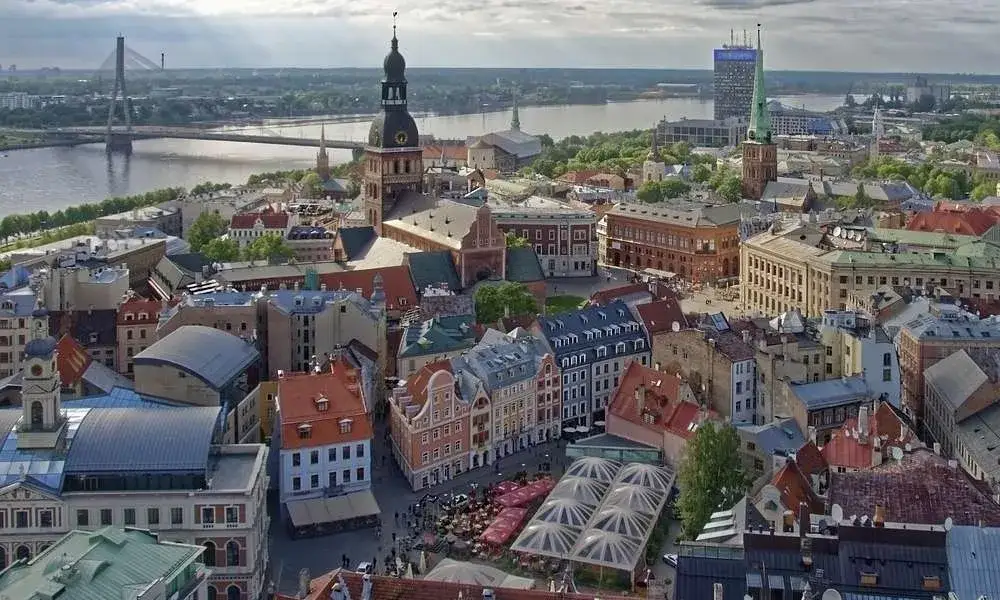 Zdjęcie Czy w Rydze jest bezpiecznie? Poznaj prawdę o bezpieczeństwie w stolicy Łotwy