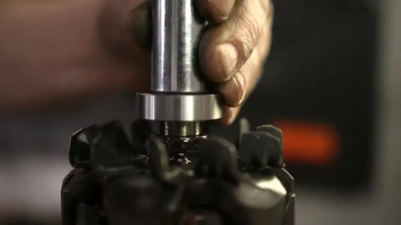 Zdjęcie Jak rozebrać alternator Bosch - krok po kroku bez uszkodzeń