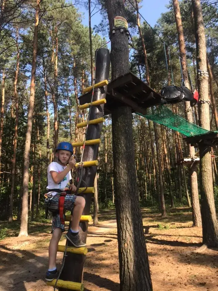 Zdjęcie Park linowy Ciechanki - odkryj trasy i atrakcje dla każdego