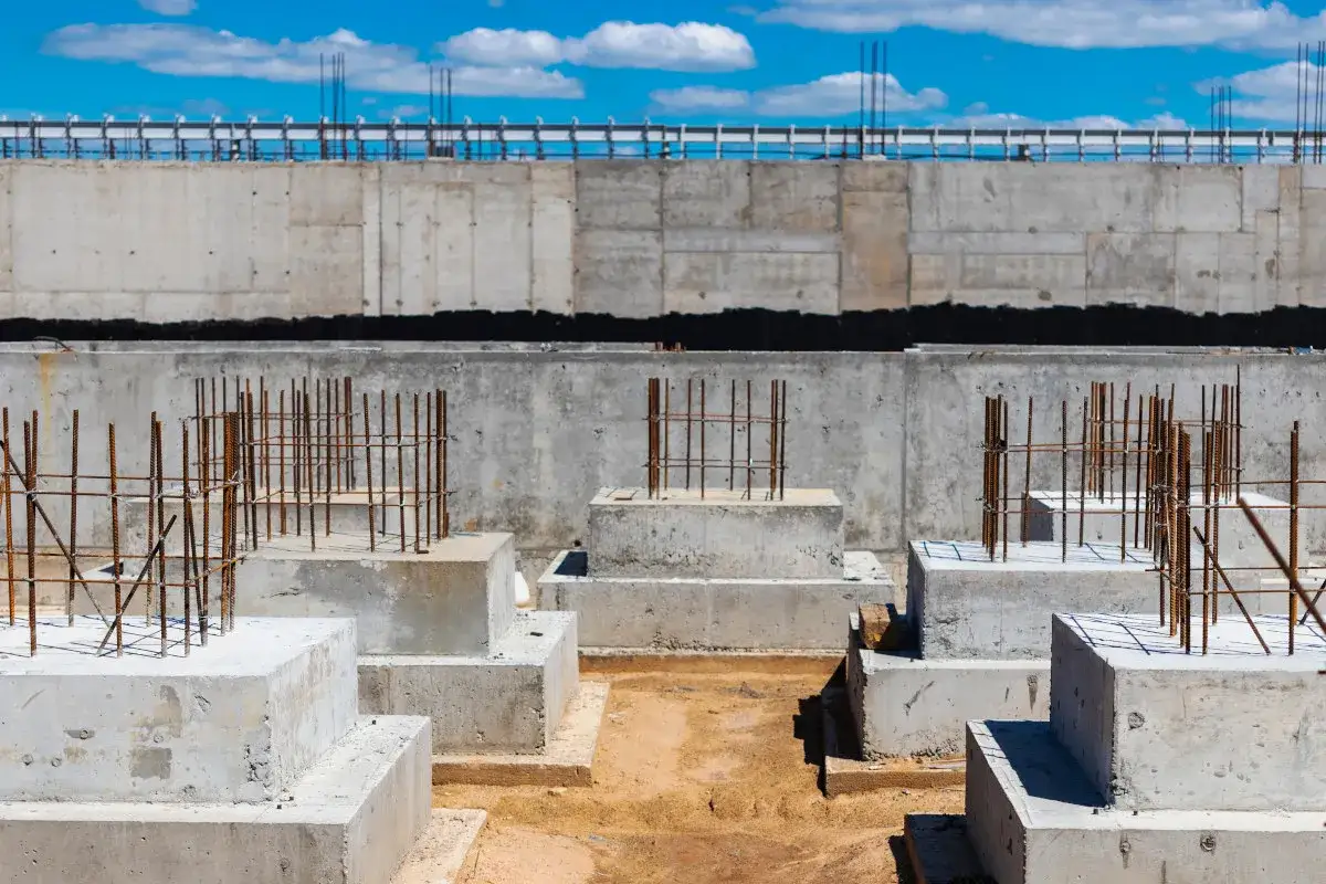 Zdjęcie Czym izolować fundamenty, aby uniknąć kosztownych problemów?