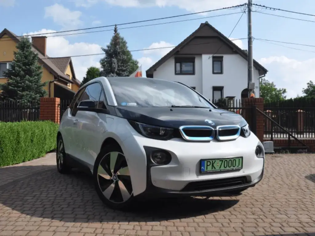 Zdjęcie Bmw i3 cena - poznaj ceny nowych i używanych modeli oraz ich cechy