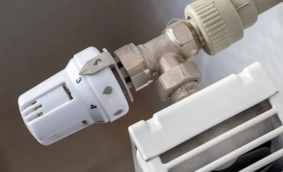 Zdjęcie Jak wymienić zawór w grzejniku i uniknąć niepotrzebnych problemów