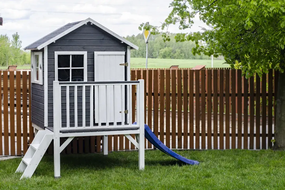 Zdjęcie Jaki domek ogrodowy dla dzieci wybrać, by uniknąć rozczarowania?