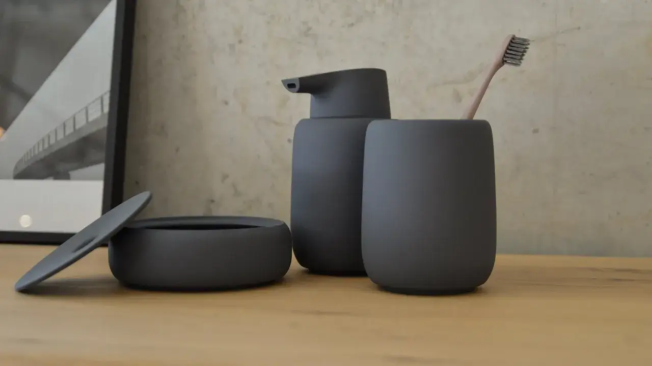 Zdjęcie Jakie dodatki do szarej łazienki sprawią, że będzie zachwycać? Porady i inspiracje