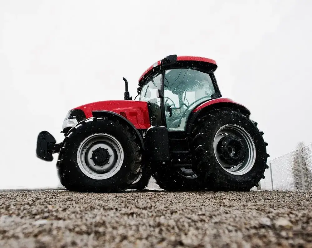 Zdjęcie Czy na ciągnik trzeba mieć prawo jazdy? Sprawdź, jakie są wymogi