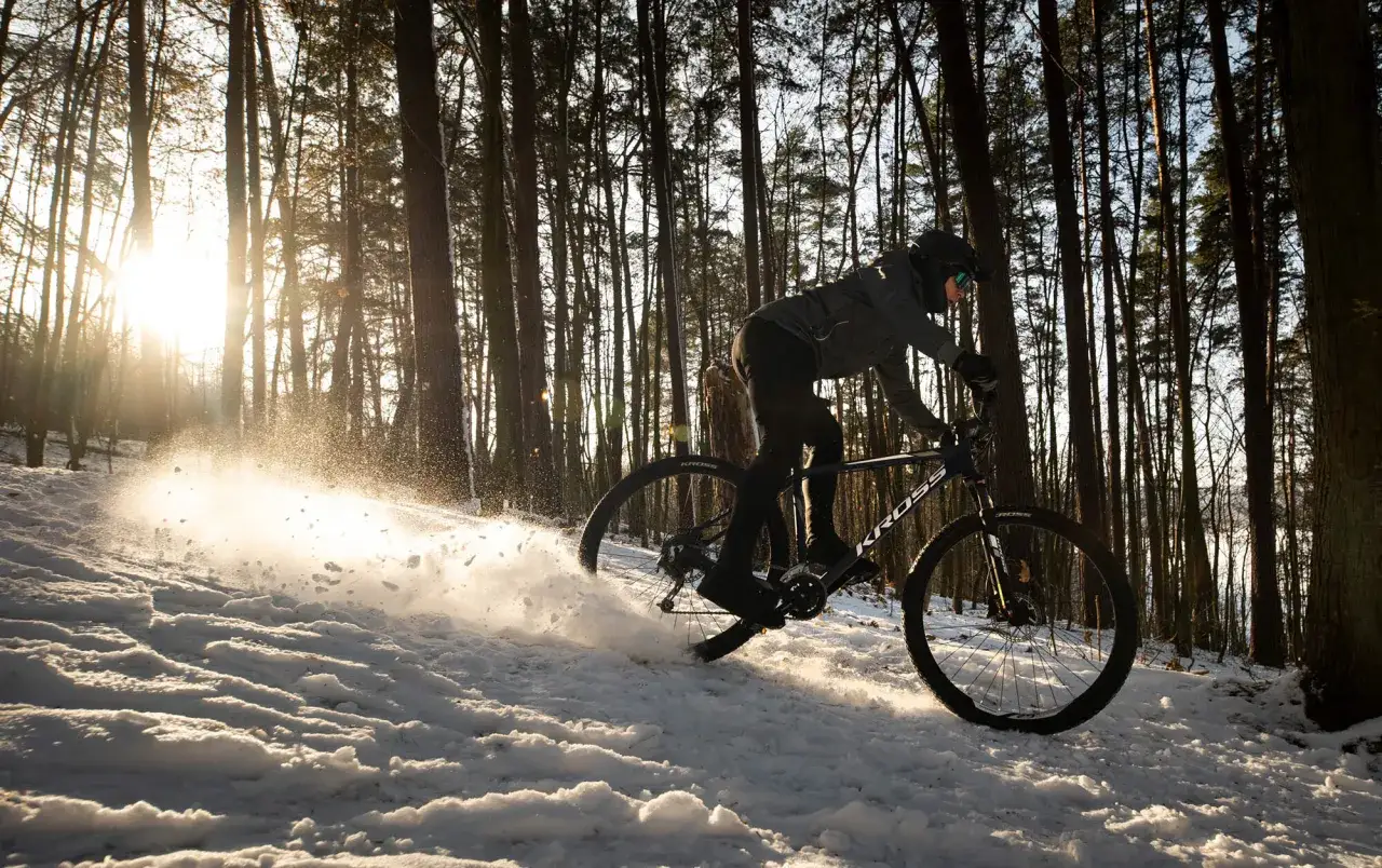 Zdjęcie 2 godziny na rowerze ile kalorii spalisz? Sprawdź, jak to obliczyć!