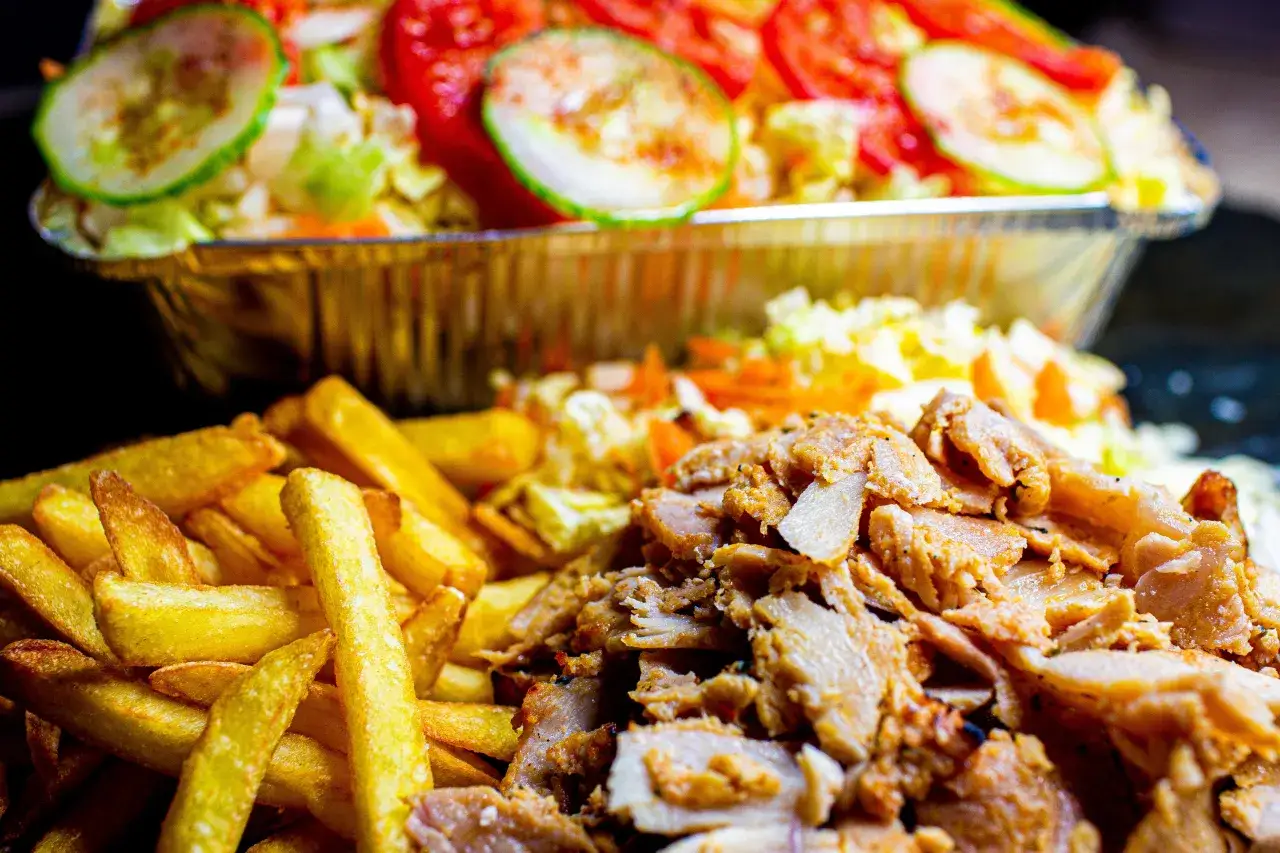 Zdjęcie Ile gram mięsa w kebabie? Zaskakujące różnice w ilości!