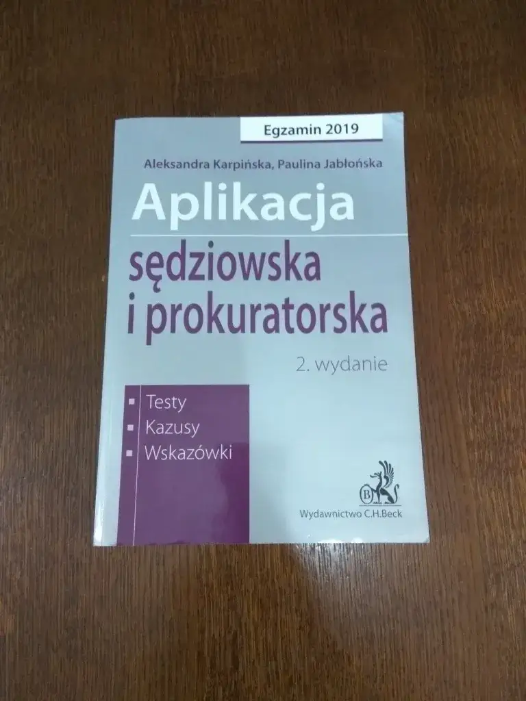 Zdjęcie Ile kosztuje aplikacja prokuratorska? Sprawdź, co musisz zapłacić