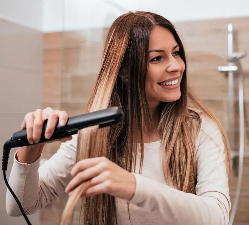 Zdjęcie C&oacute;mo alisarse el pelo: t&eacute;cnicas efectivas para un liso perfecto sin da&ntilde;ar