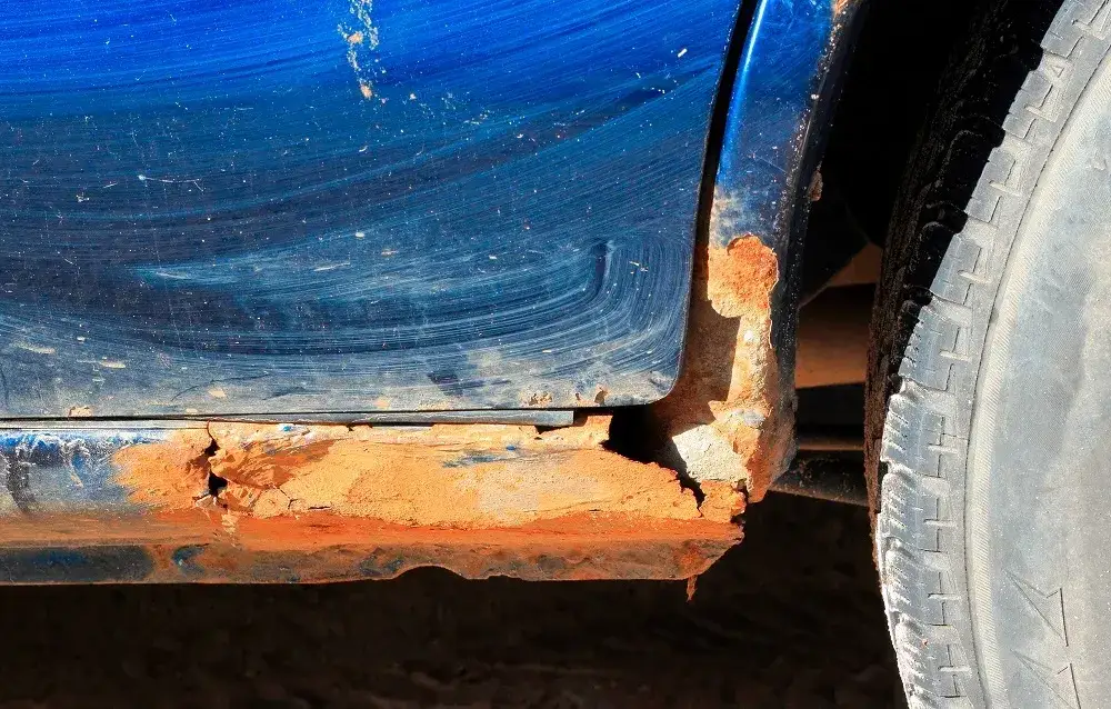 Zdjęcie Jaką farbę na rdze w samochodzie wybrać, aby uniknąć kosztownych napraw?