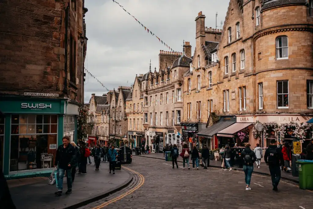 Zdjęcie Ile trwa lot do Szkocji? Sprawdź czas przelotu z Polski do Edynburga