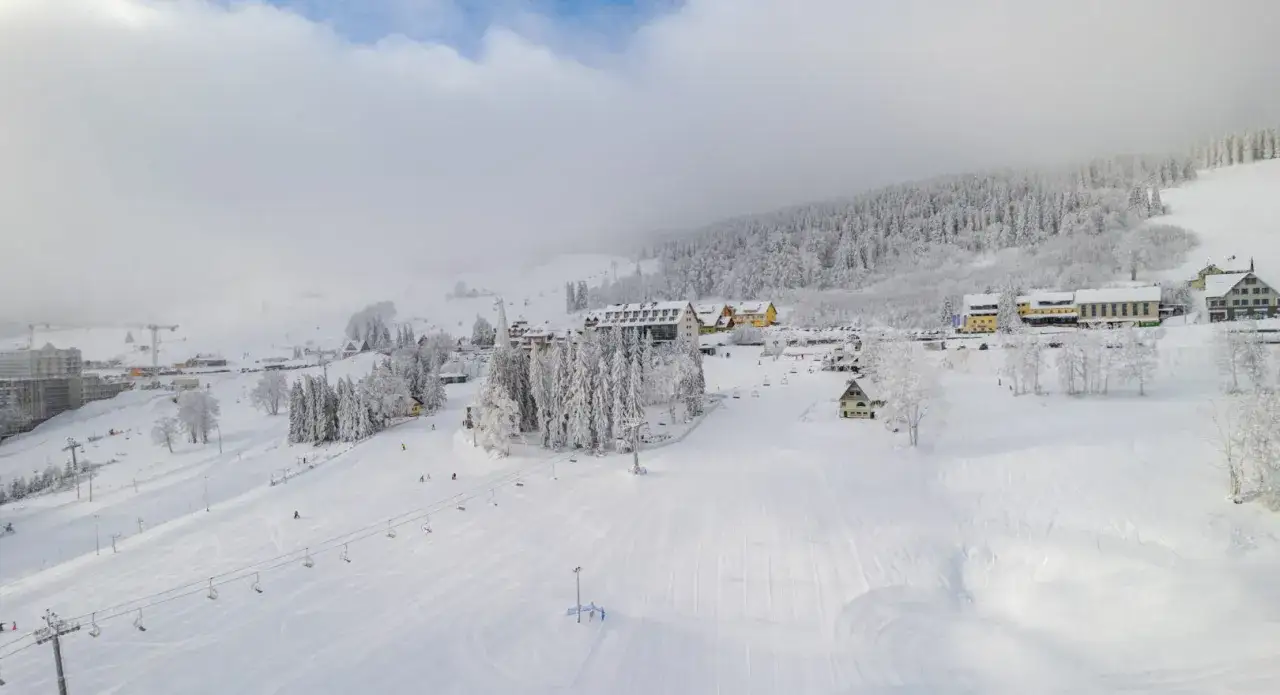 Zdjęcie Czy Orlica-Zieleniec to raj dla narciarzy? Oceniamy ośrodek i trasy!