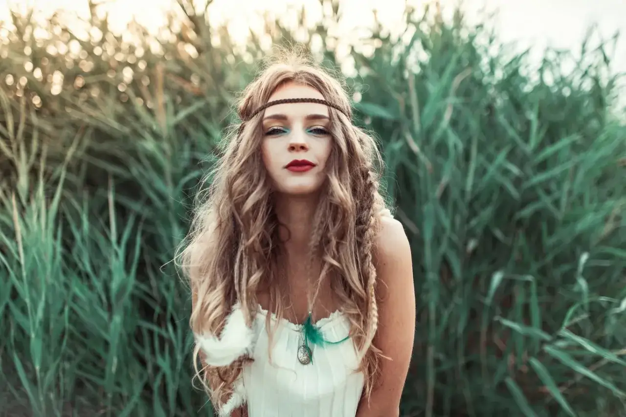 Zdjęcie Makijaż inspirowany stylem Indianki: odkryj tajniki w stylu boho