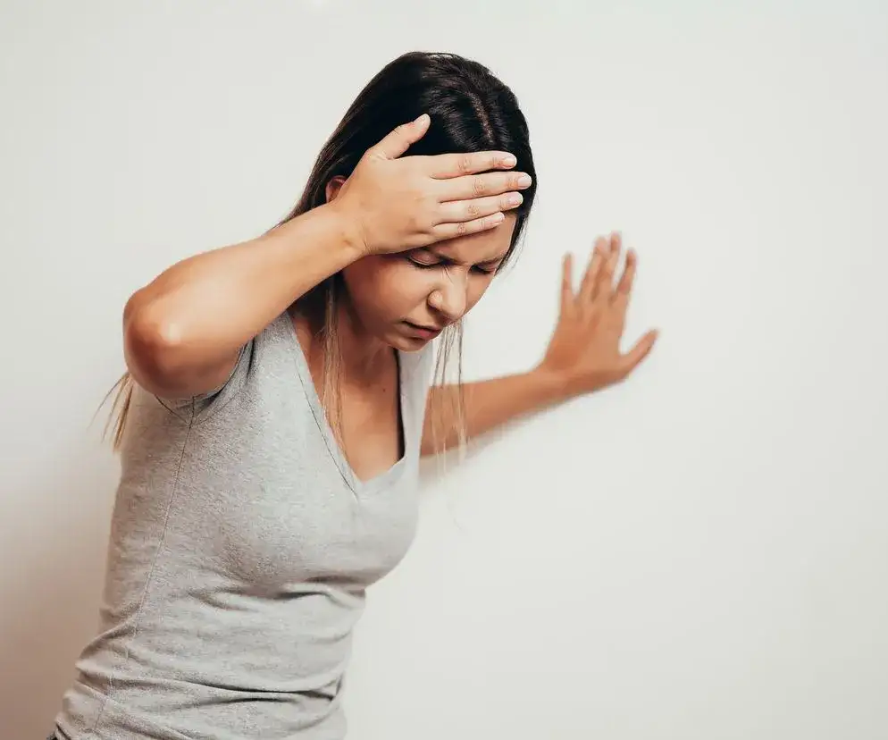 Zdjęcie Ile trwają zawroty głowy przy nerwicy i jak je złagodzić?