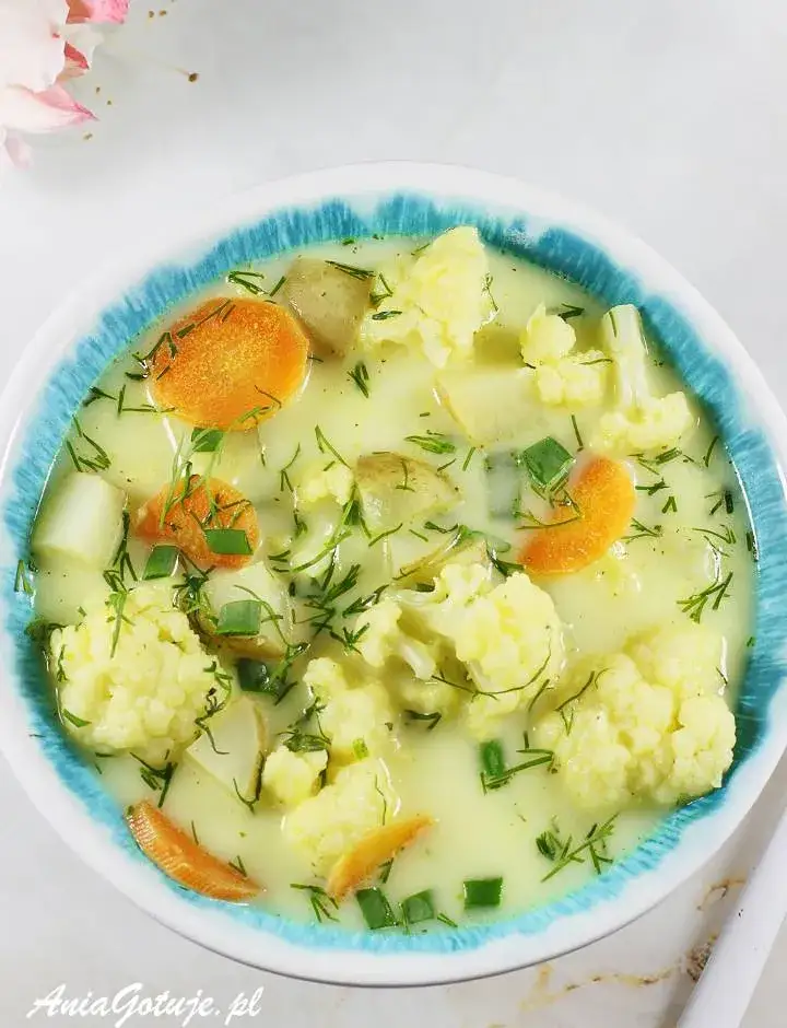 Zdjęcie Zioła, które przemienią twoją zupę kalafiorową w kulinarny hit