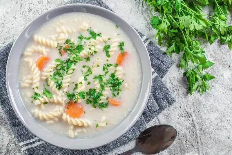 Zdjęcie Jak dodać serek topiony do zupy, by uniknąć grudek i zyskać smak