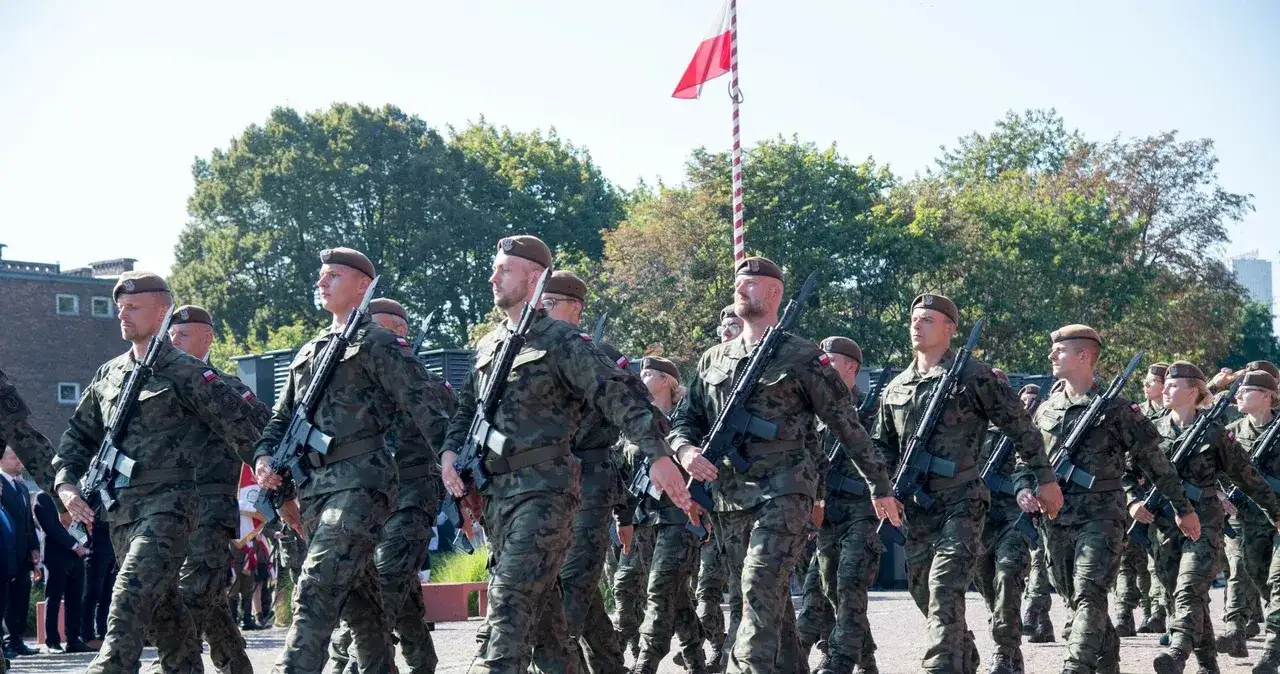 Zdjęcie Ile zarabia wojskowy? Zaskakujące różnice w wynagrodzeniach!