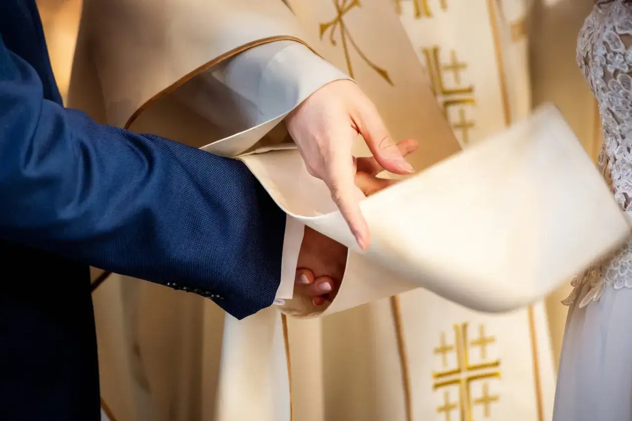 Zdjęcie Czy msza ślubna liczy się jako niedzielna? Sprawdź ważne zasady