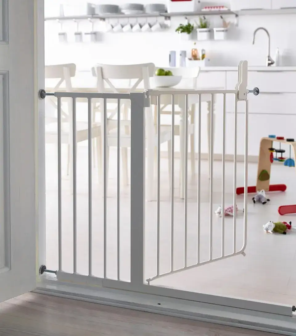 Zdjęcie Prosta barierka ochronna na schody krok po kroku. Bezpieczny montaż w domu