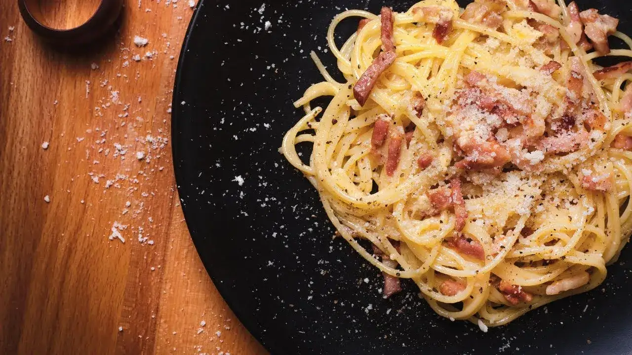 Zdjęcie Prawdziwe spaghetti carbonara: uniknij błędów i ciesz się smakiem