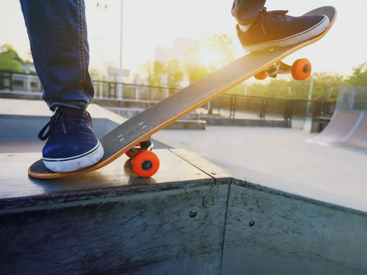 Zdjęcie Co to jest jazda na deskorolce i jak zacząć bez kontuzji