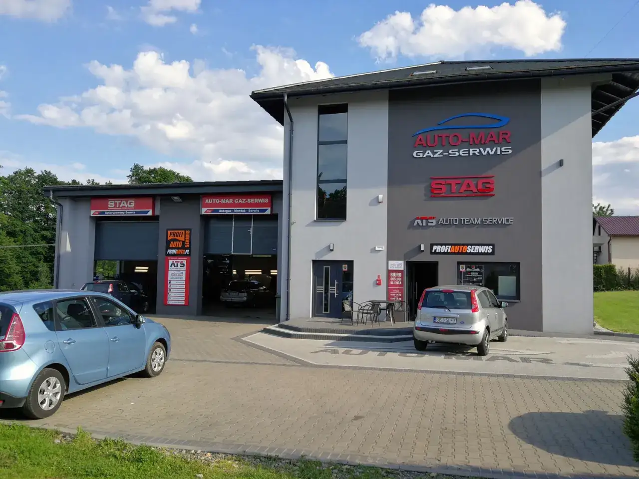 Zdjęcie CNG w samochodzie - co to jest i jakie ma zalety dla kierowców