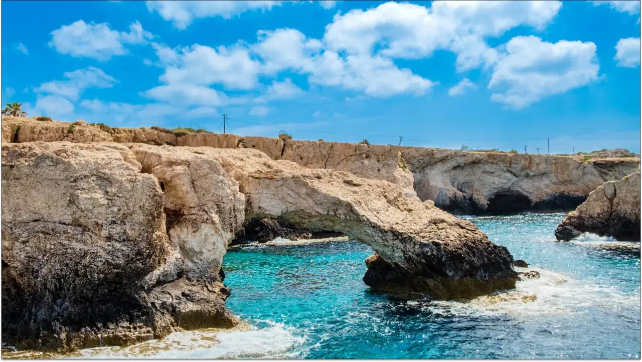 Zdjęcie Czy na Cypr potrzebny jest paszport? Sprawdź, co musisz wiedzieć przed podróżą