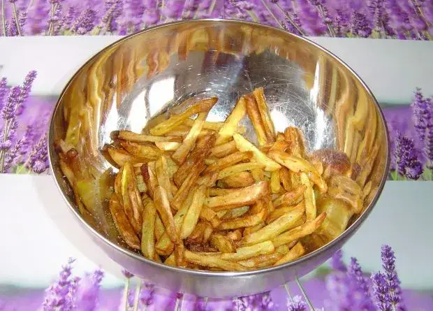 Zdjęcie Czy we frytkownicy beztłuszczowej można zrobić frytki z ziemniaków? Oto jak to zrobić!