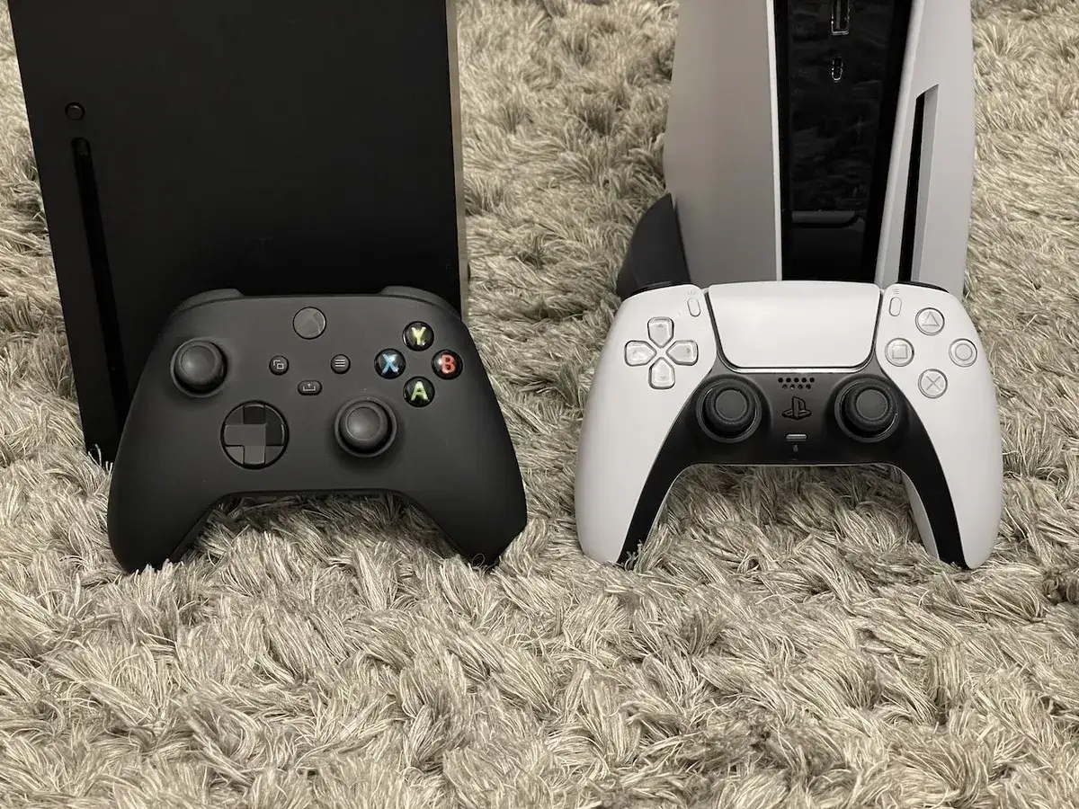 Zdjęcie Xbox czy PS5 – która konsola naprawdę zasługuje na Twoją uwagę?