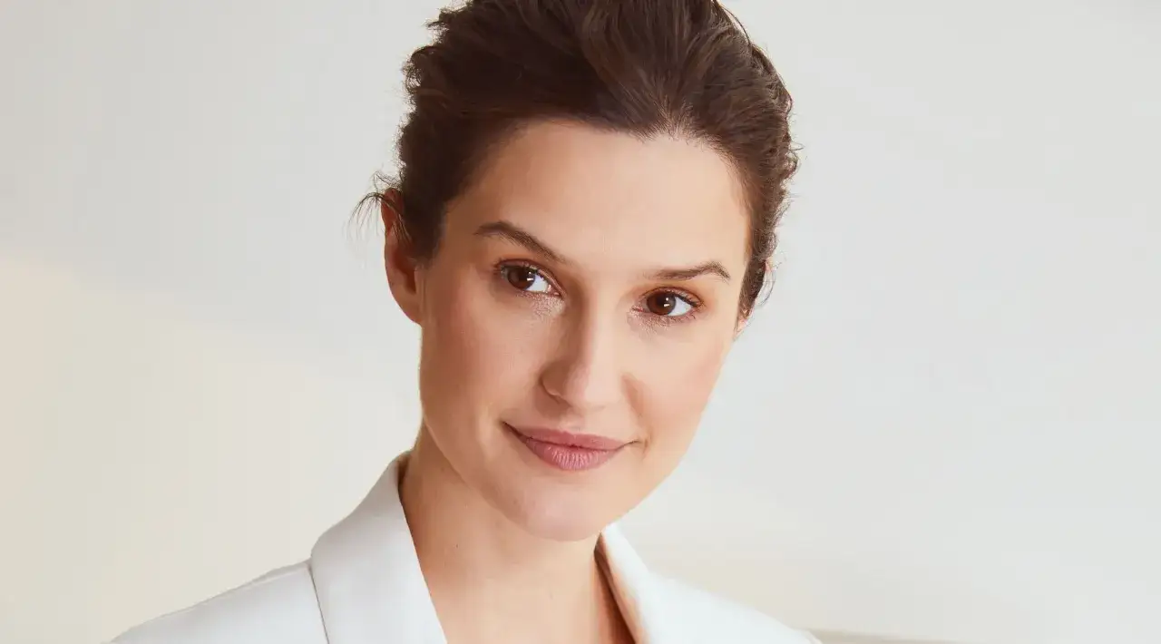 Zdjęcie Czy skóra się rozciąga? Poznaj przyczyny i skutki elastyczności skóry