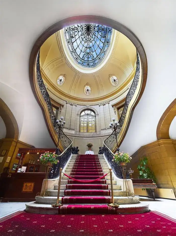 Zdjęcie Pałac w Świerklańcu: Fascynująca historia i atrakcje do zwiedzania