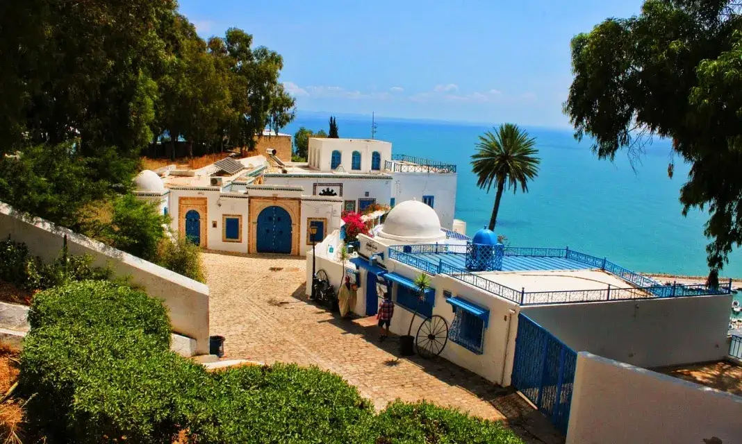 Zdjęcie Ile trwa lot do Tunezji z Wrocławia? Czas przelotu i ważne informacje