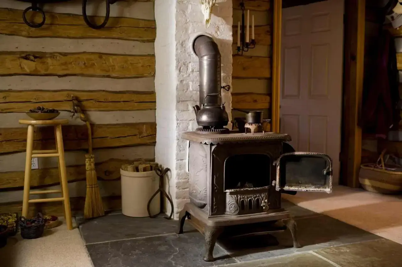 Zdjęcie Jak podłączyć kominek do komina - uniknij błędów i zagrożeń