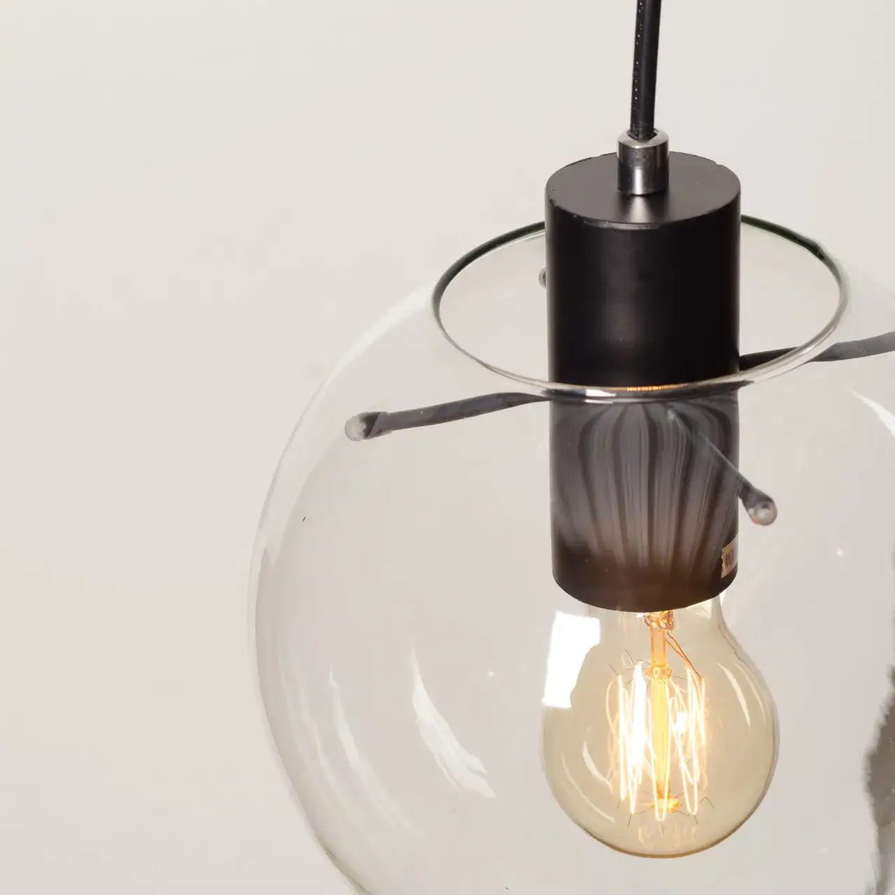 Zdjęcie Jak samemu zrobić żyrandol – proste kroki do unikalnego wnętrza