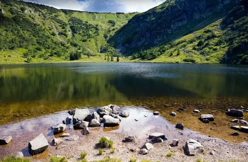 Zdjęcie Jezioro Modre w Siedlęcinie: Odkryj piękno i atrakcje regionu