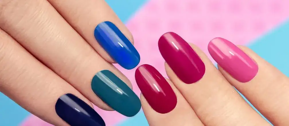 Zdjęcie Manicure tytanowy co to? Poznaj jego zalety i wady dla paznokci