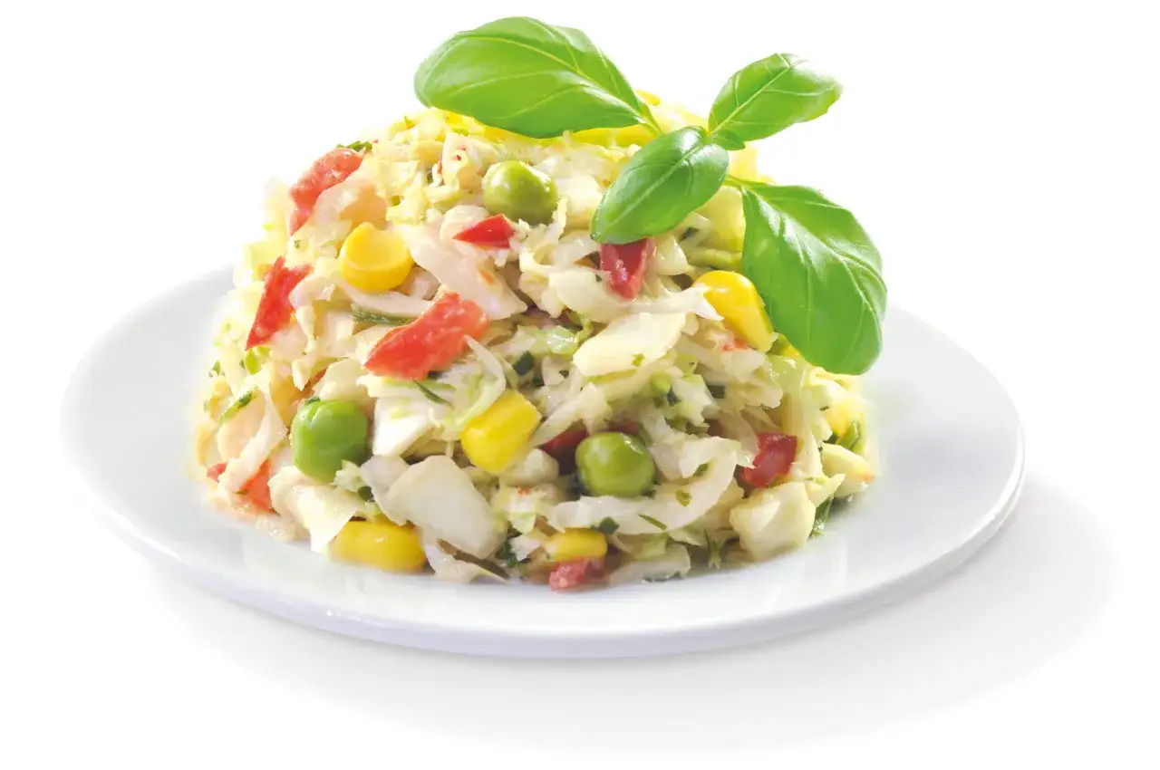 Zdjęcie Ile kalorii ma surówka z kapusty pekińskiej? Zaskakujące wartości!