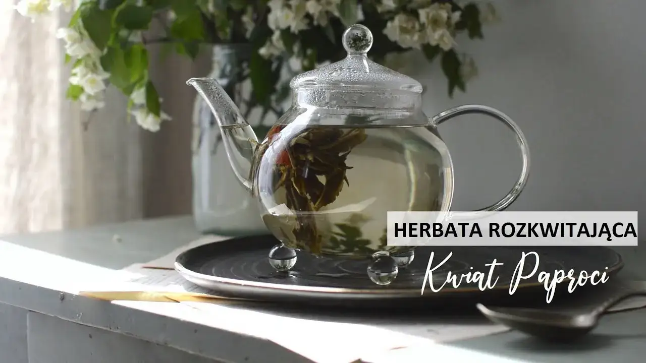 Zdjęcie Jak parzyć herbatę rozkwitającą: 8 kroków do idealnego naparu