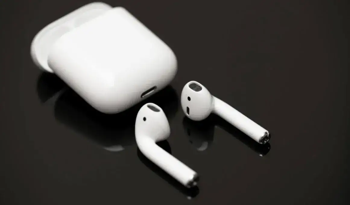 Zdjęcie Jak połączyć AirPods z laptopem Windows 11 bez problemów i frustracji