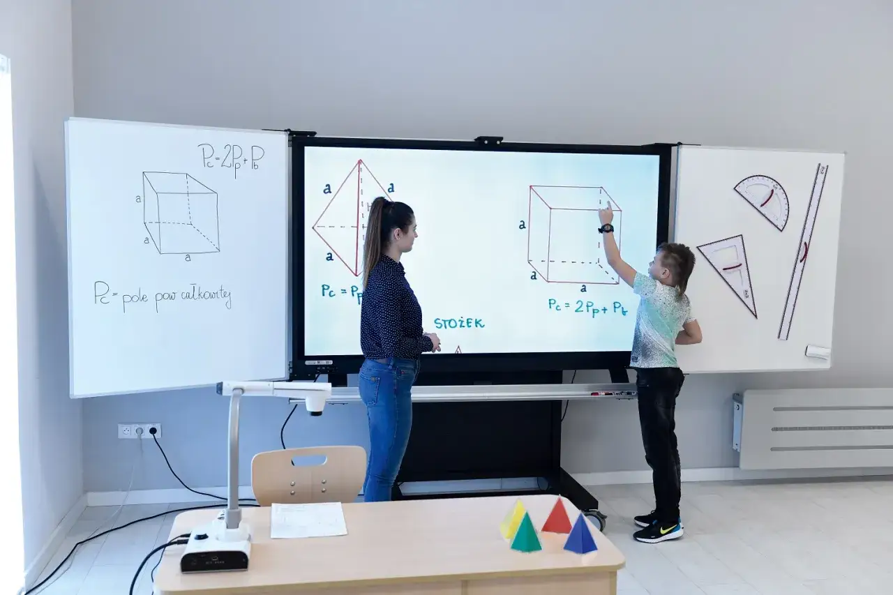 Zdjęcie Jak podłączyć tablicę interaktywną do laptopa bez problemów i frustracji