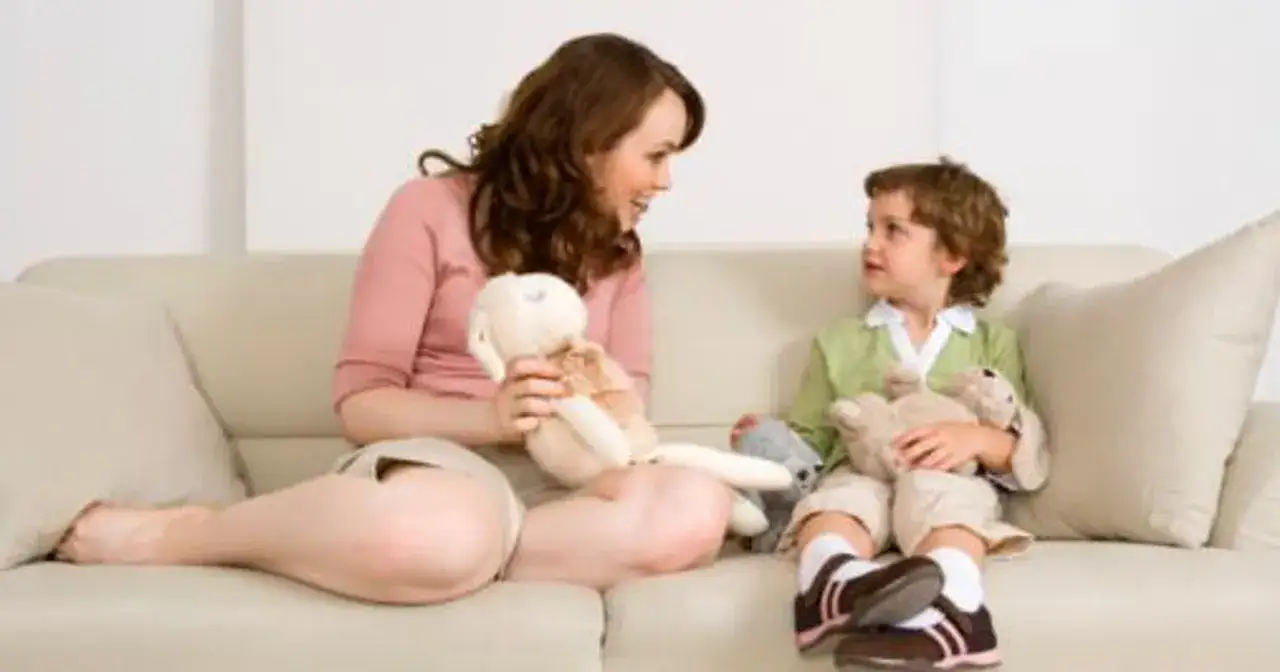 Zdjęcie Jak pomóc dziecku usiąść - sprawdzone metody na samodzielne siedzenie