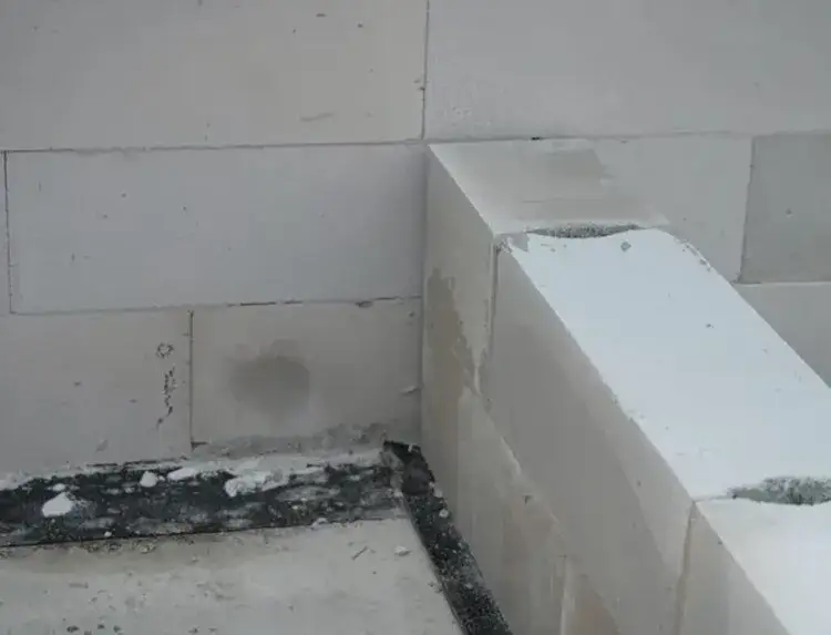 Zdjęcie Murowanie Ytonga na Klej: Szybka Technika Budowy Trwałych Ścian