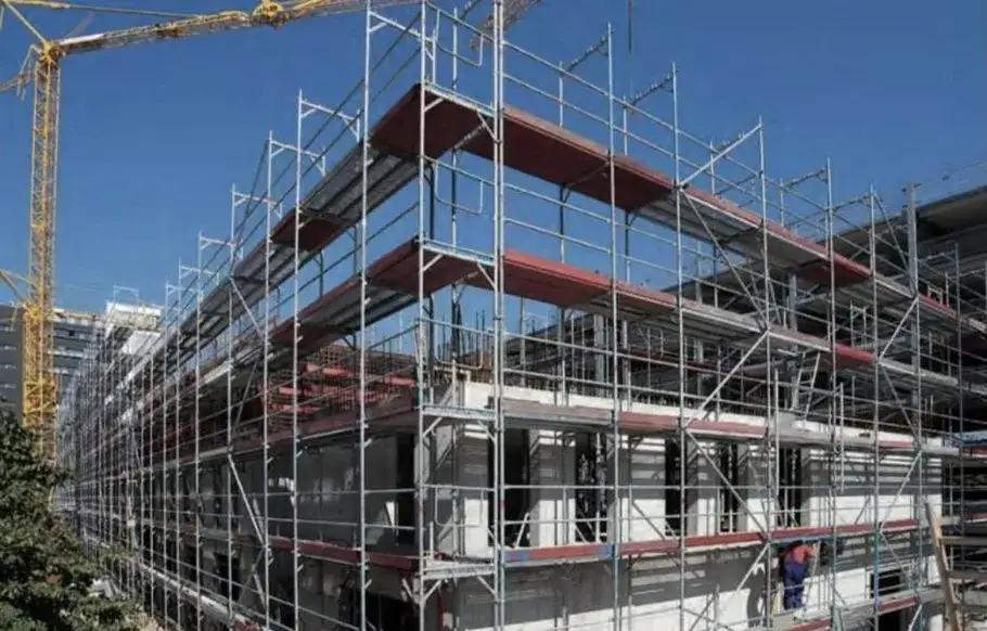 Zdjęcie Ceny rusztowania elewacyjnego 100m2 - uniknij wysokich kosztów