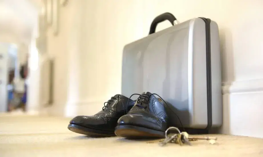 Zdjęcie W jakich butach chodzić po hotelu, by czuć się komfortowo i stylowo