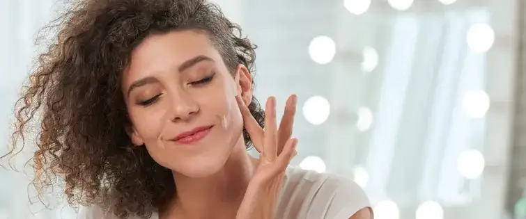 Zdjęcie Czy serum do twarzy się zmywa? Oto, co musisz wiedzieć
